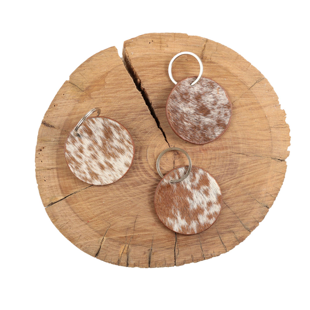 Country Allure - Cowhide Round Keychain - Tan/White S&P